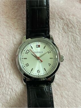 Tommy Hilfiger Women’s Watch 30mm Silver Dial Quartz Black Croc Leather Strap
